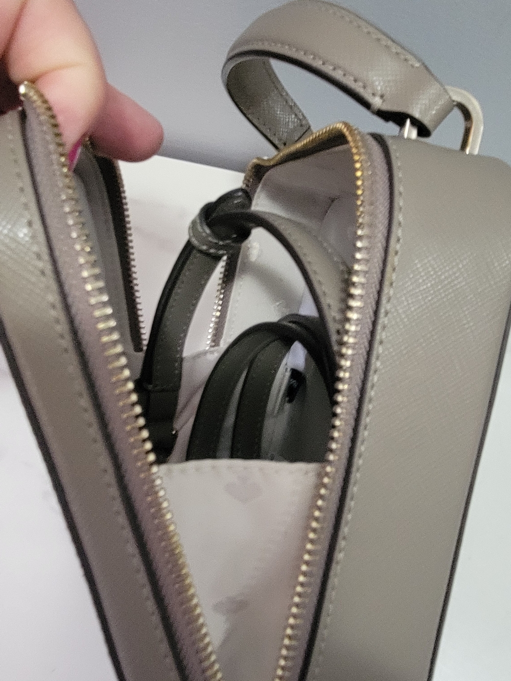 Kate Spade Taupe Crossbody with Gold Hardware - Picture 2 of 13